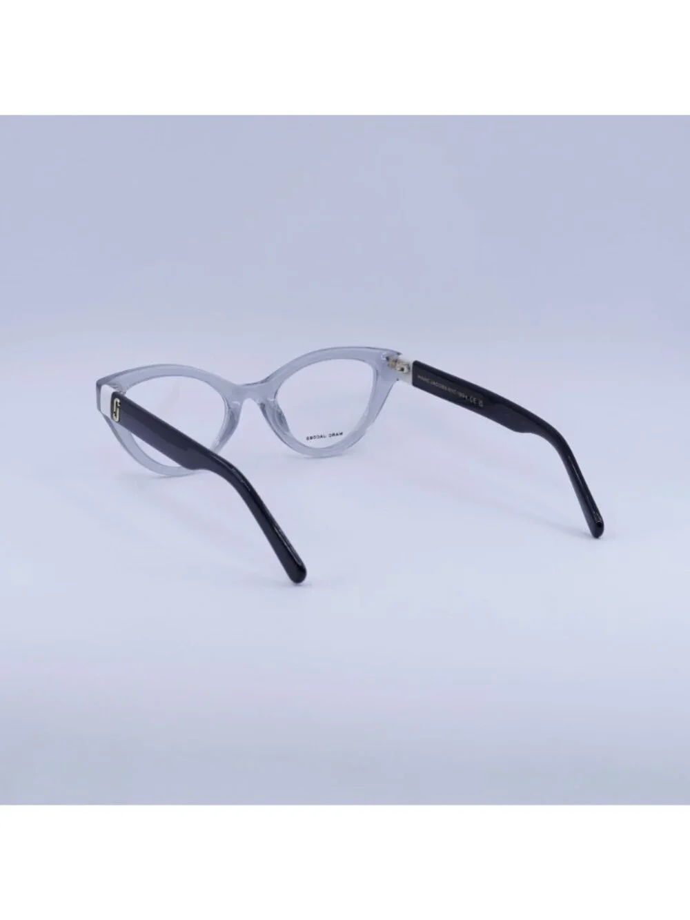 Marc Jacobs authentic marc